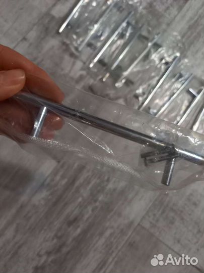 Мебельная фурнитура, ручки