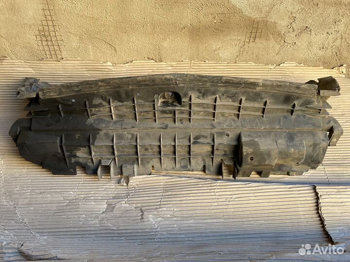 Воздуховод радиатора Mercedes C W204