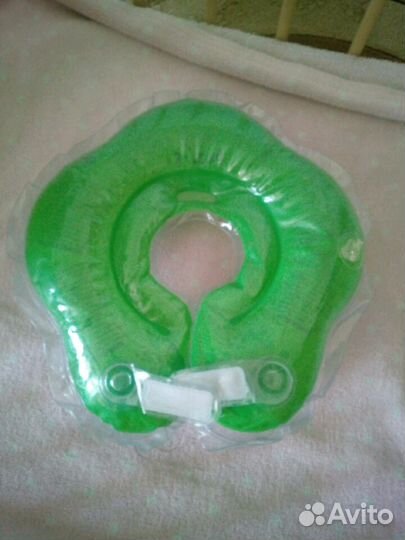 Круг для купания на шею с погремушкой 3-12кг