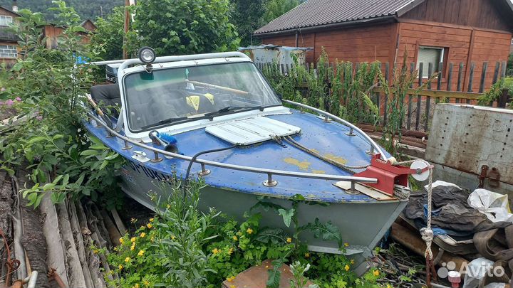 Лодка с мотором