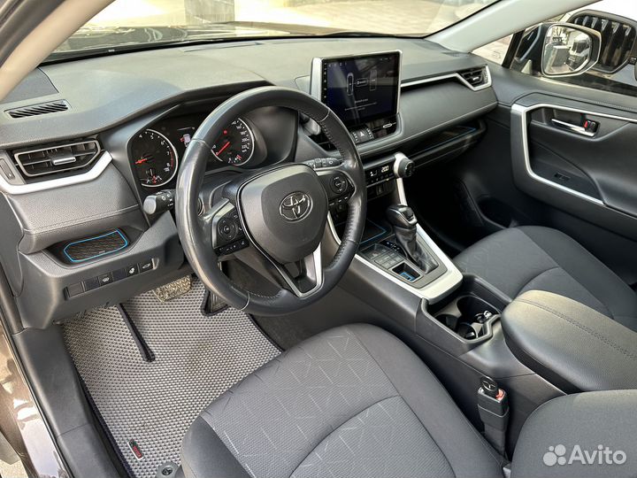 Toyota RAV4 2.5 AT, 2021, 70 000 км