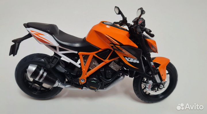 Модель мотоцикла Maisto KTM 1290 Super Duke R