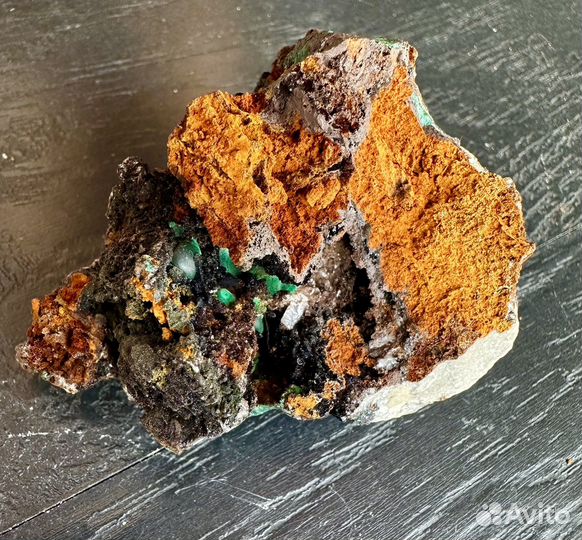 Малахит лимонит кварц