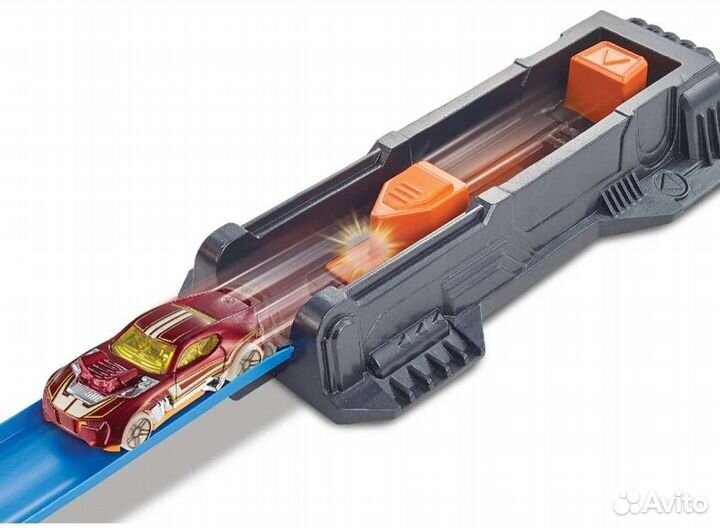 Hot wheels винтовое столкновение