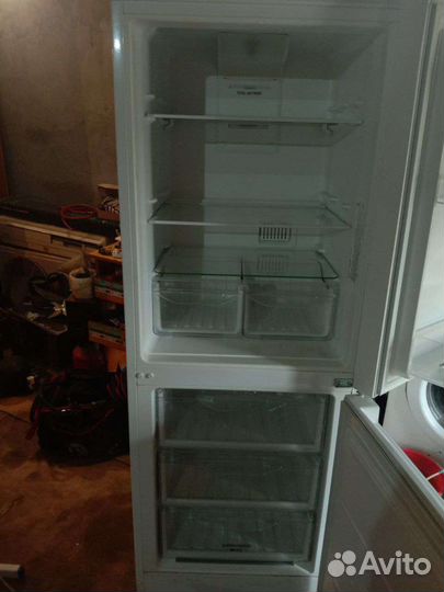 Холодильник indesit