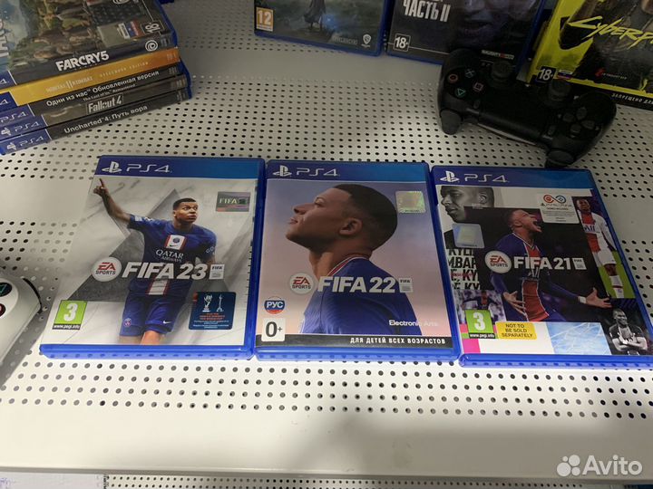 Sony PS 4 Slim + 2 геймпада и игры