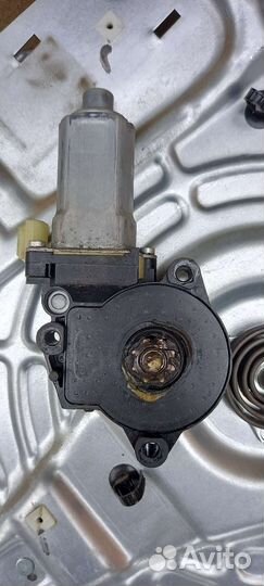 Стеклоподъемник электрический Hyundai tucson 1