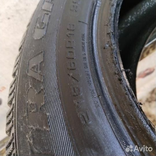 Goodyear UltraGrip 500 215/60 R16