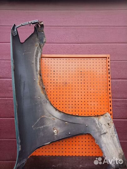 Крыло левое Nissan patrol y 61