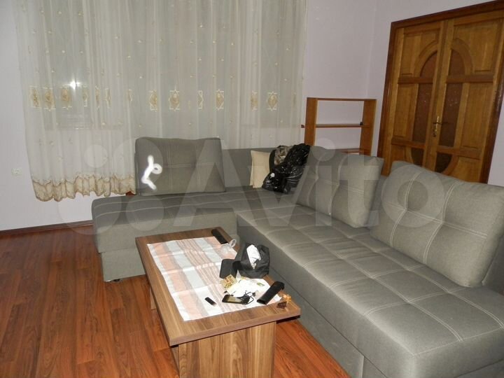 2-к. квартира, 90 м², 2/4 эт.