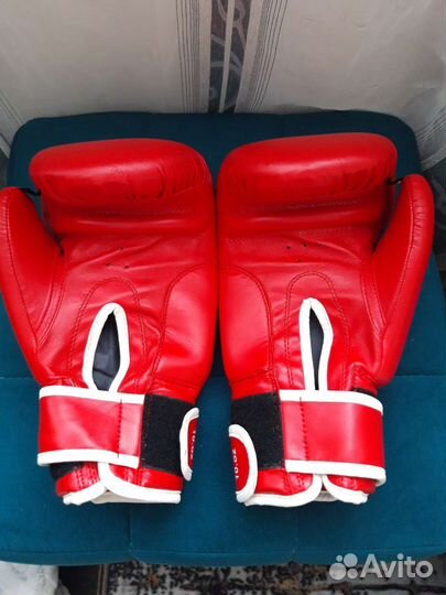 Боксерские перчатки