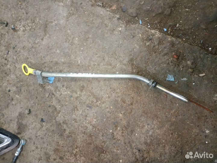 Renault logan sandero 1.6 щуп масляный