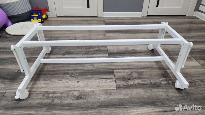 Маятник для детской кроватки