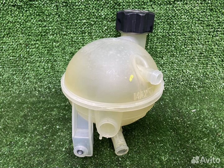 Расширительный бачок Peugeot 308