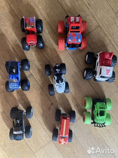 Машинка монстр трак