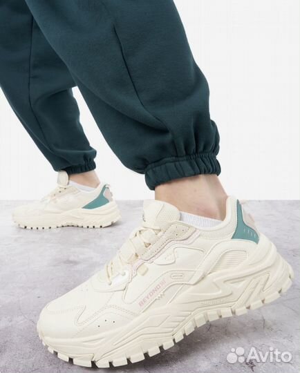 Кроссовки женские, 39 размер