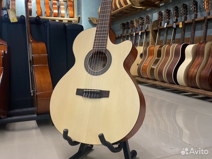 Cort CEC1 Электроклассическая гитара