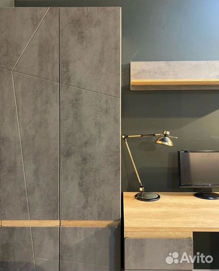 Письменный стол