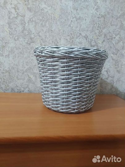 Плетеное кашпо для растений