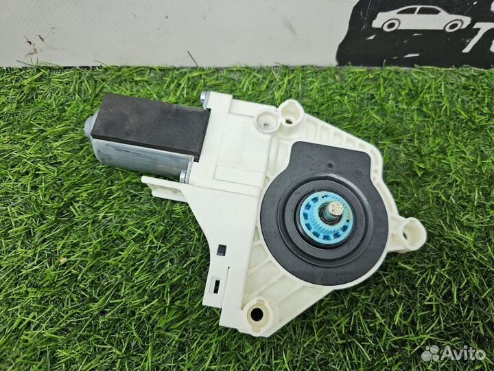 Мотор стеклоподъемника передний правый Audi A4 B8