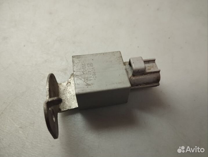 Конденсатор (реле) Toyota Corolla E150