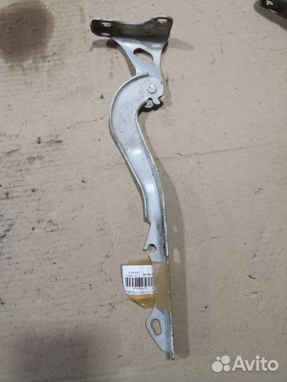 Петля капота Honda Fit GD1 (Левое)