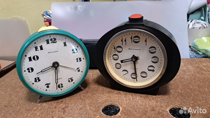 Будильник Янтарь СССР