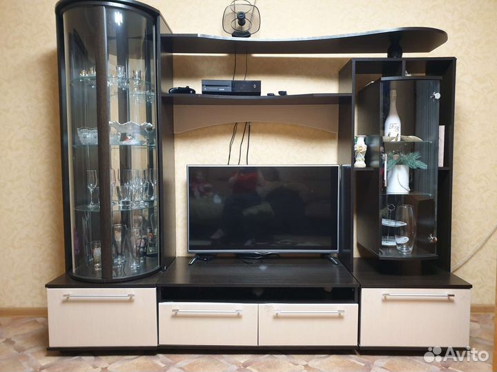 Стенка в гостиную