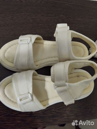 Сандалии для девочки