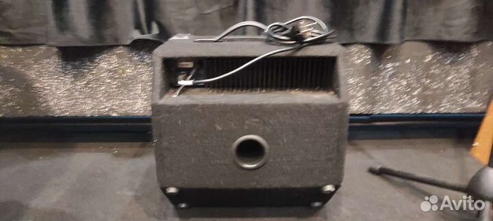 Басовый комбоусилитель Hartke Kickback 10 120 Вт