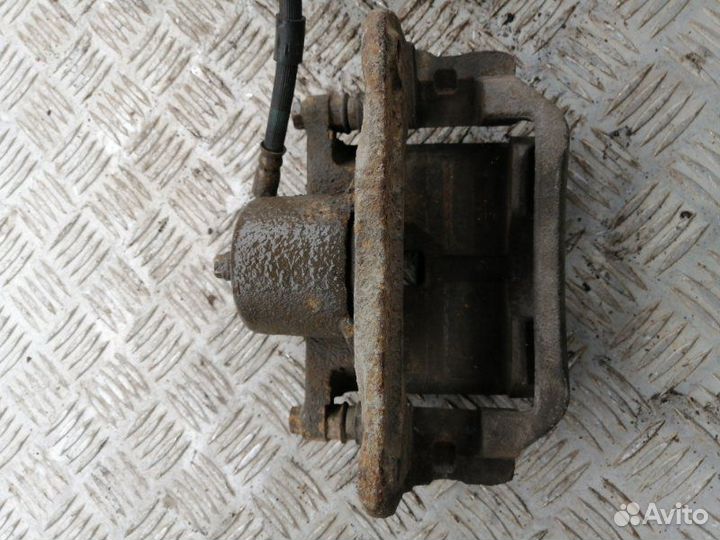 Суппорт передний правый Mazda 6 GH 2.0 LF17