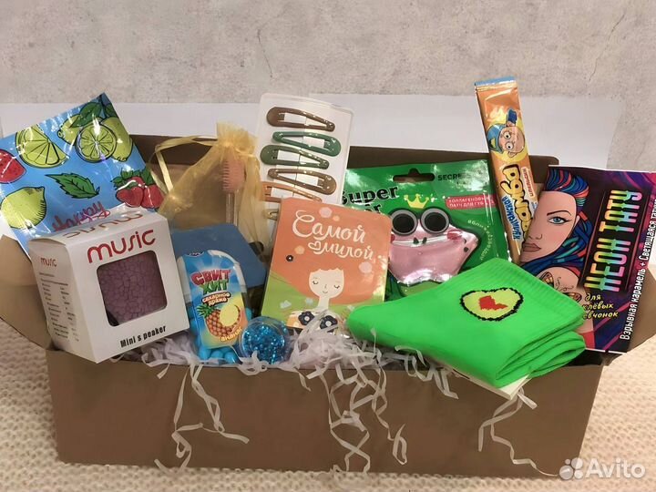 Сюрприз бокс для девочек с колонкой (8 марта)