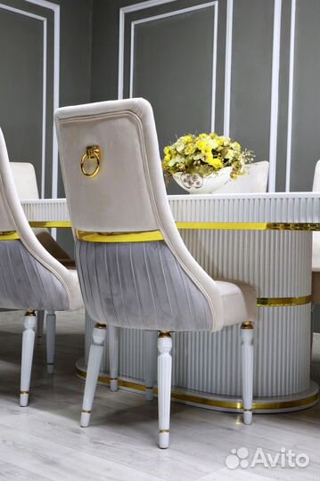 Стол и стулья для кухни. В наличии