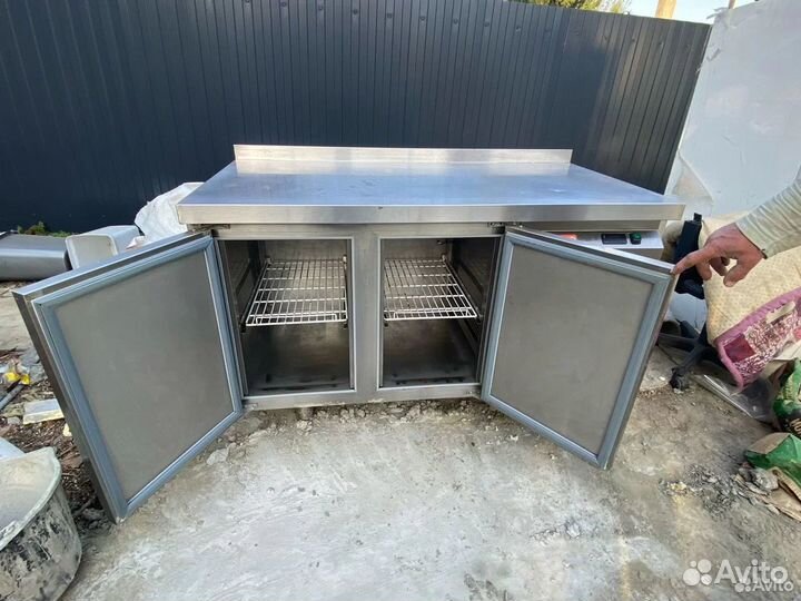 Холодильный стол HiCold GN 11/TN 1390 x 700