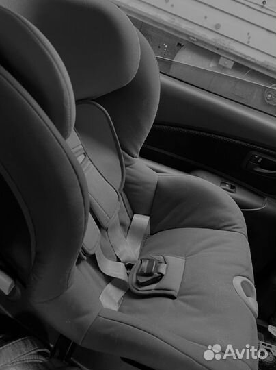 Автокресло для детей Britax Roemer серое