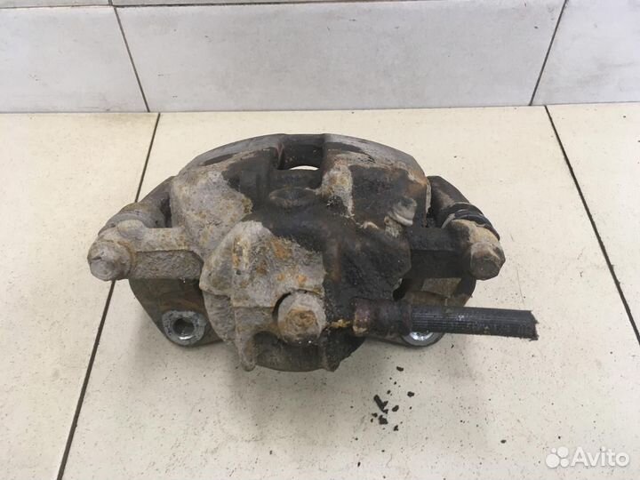 Суппорт передний правый Colt (Z3) 2004-2012