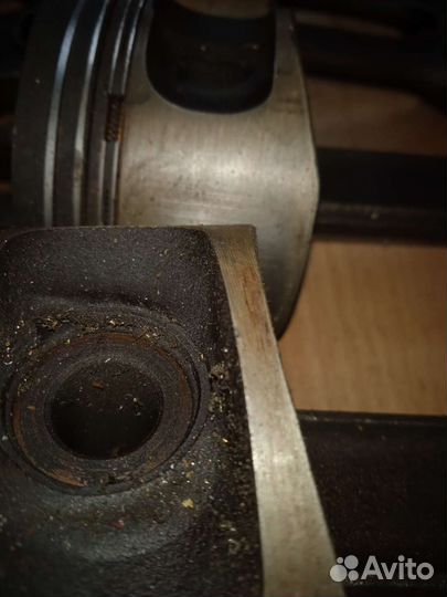 Поршень с шатуном BMW 7 E32 бмв 7 е32 m70d50