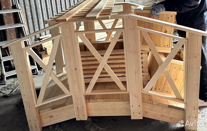 Декоративный мостик садовый