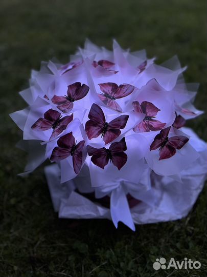 Букет из бабочек в коробке