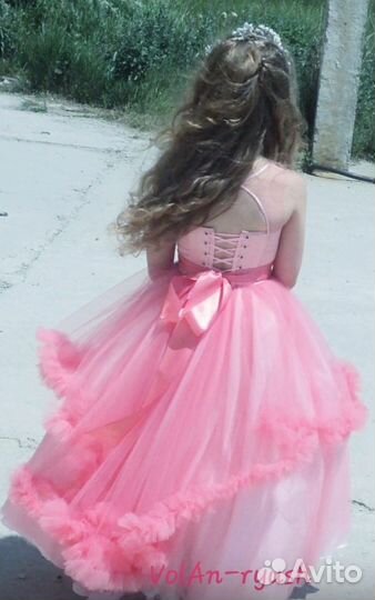 Платье, несколько штук