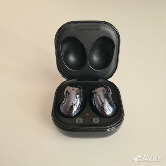 Беспроводные наушники samsung buds live