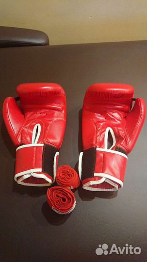 Боксерские перчатки 10 oz