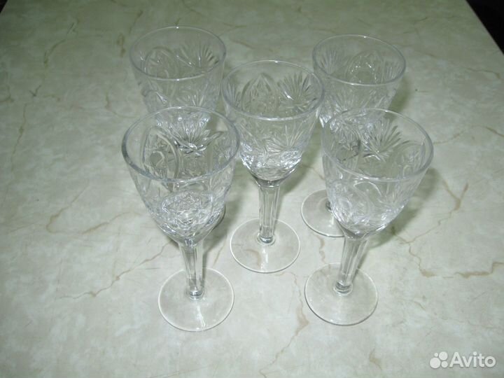 Бокалы, фужеры, рюмки