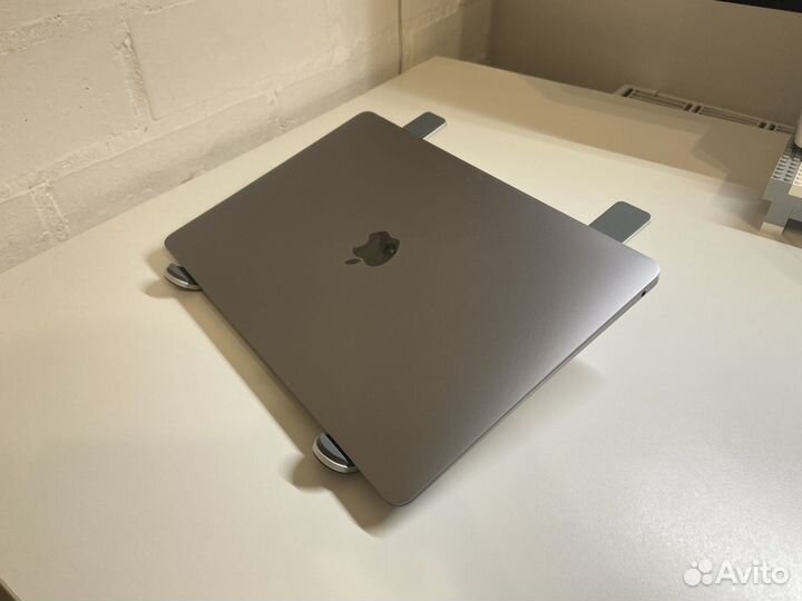 Алюминиевая подставка для ноутбука Ugreen