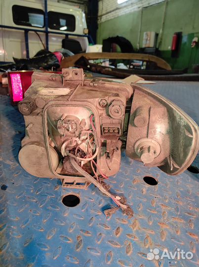 Фары с поворотниками Mercedes-Benz Vito W638