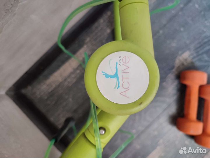 Тренажер и гантели