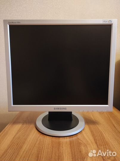 Монитор Samsung
