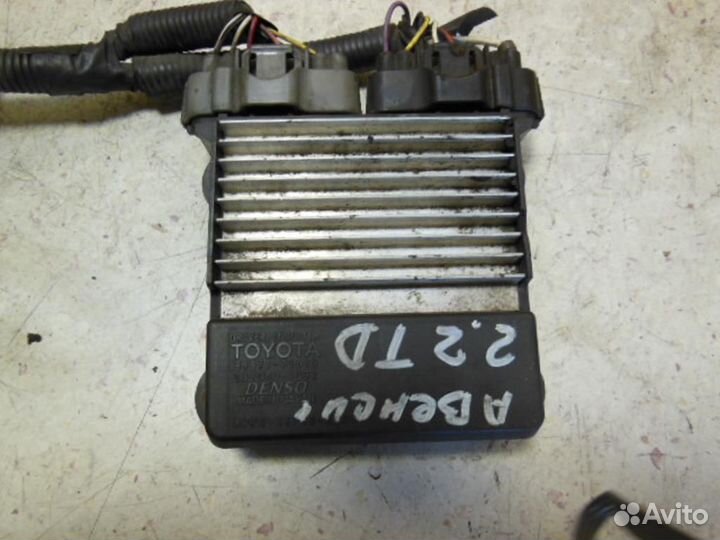 Блок управления двигателем Toyota Avensis