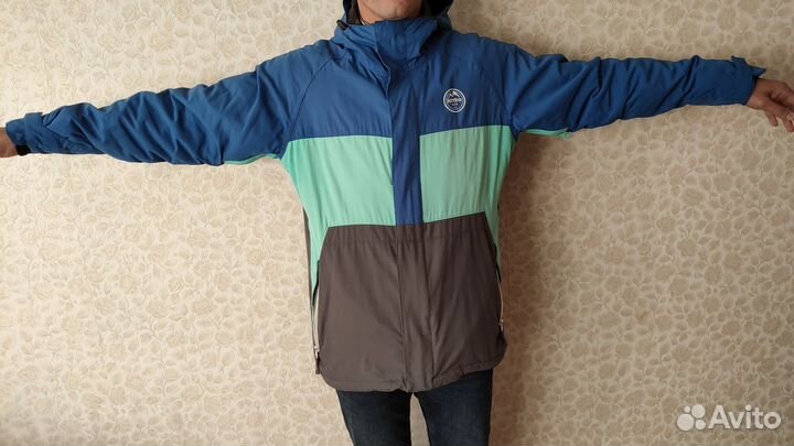 Сноубордическая куртка