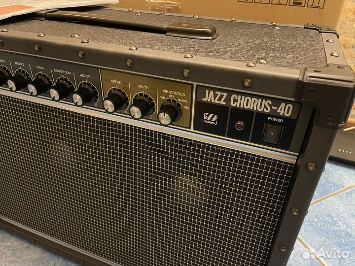 Гитарный комбоусилитель Roland JC-40